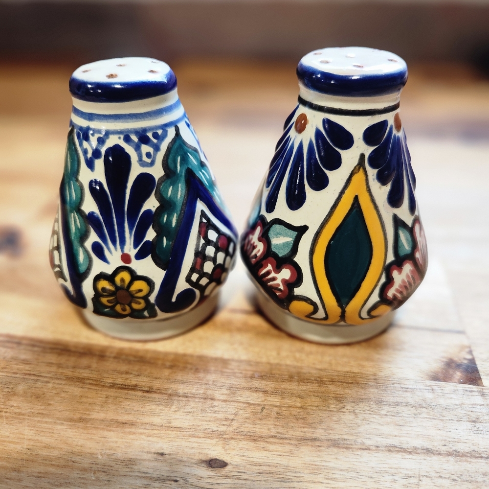 Mexican salt and pepper shakers